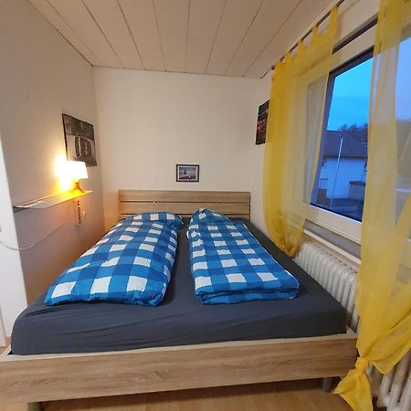 Geraeumiges Ferienhaus In Bad Salzuflen Mit Einfacher Ausstattung, Fuer Geschaeftsreisende, Gruppen Oder Familien Geeignet, 4 Schlafzimmer Экстерьер фото