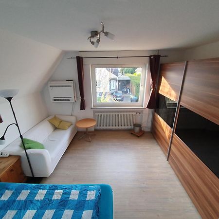 Geraeumiges Ferienhaus In Bad Salzuflen Mit Einfacher Ausstattung, Fuer Geschaeftsreisende, Gruppen Oder Familien Geeignet, 4 Schlafzimmer Экстерьер фото