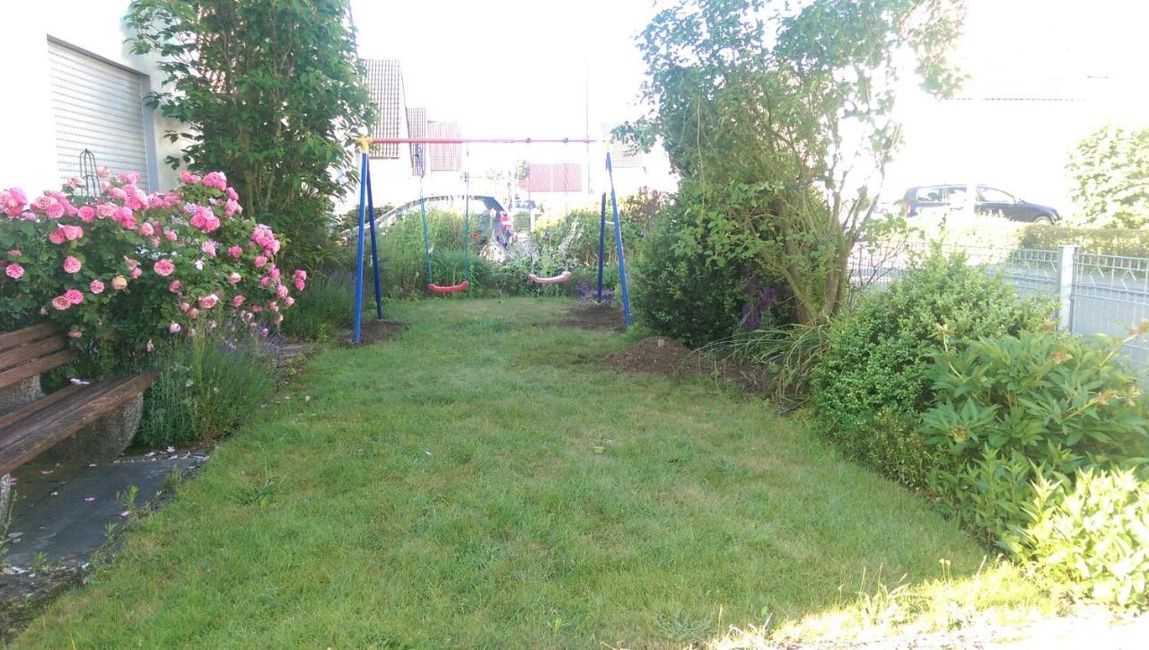 Geraeumiges Ferienhaus In Bad Salzuflen Mit Einfacher Ausstattung, Fuer Geschaeftsreisende, Gruppen Oder Familien Geeignet, 4 Schlafzimmer Экстерьер фото
