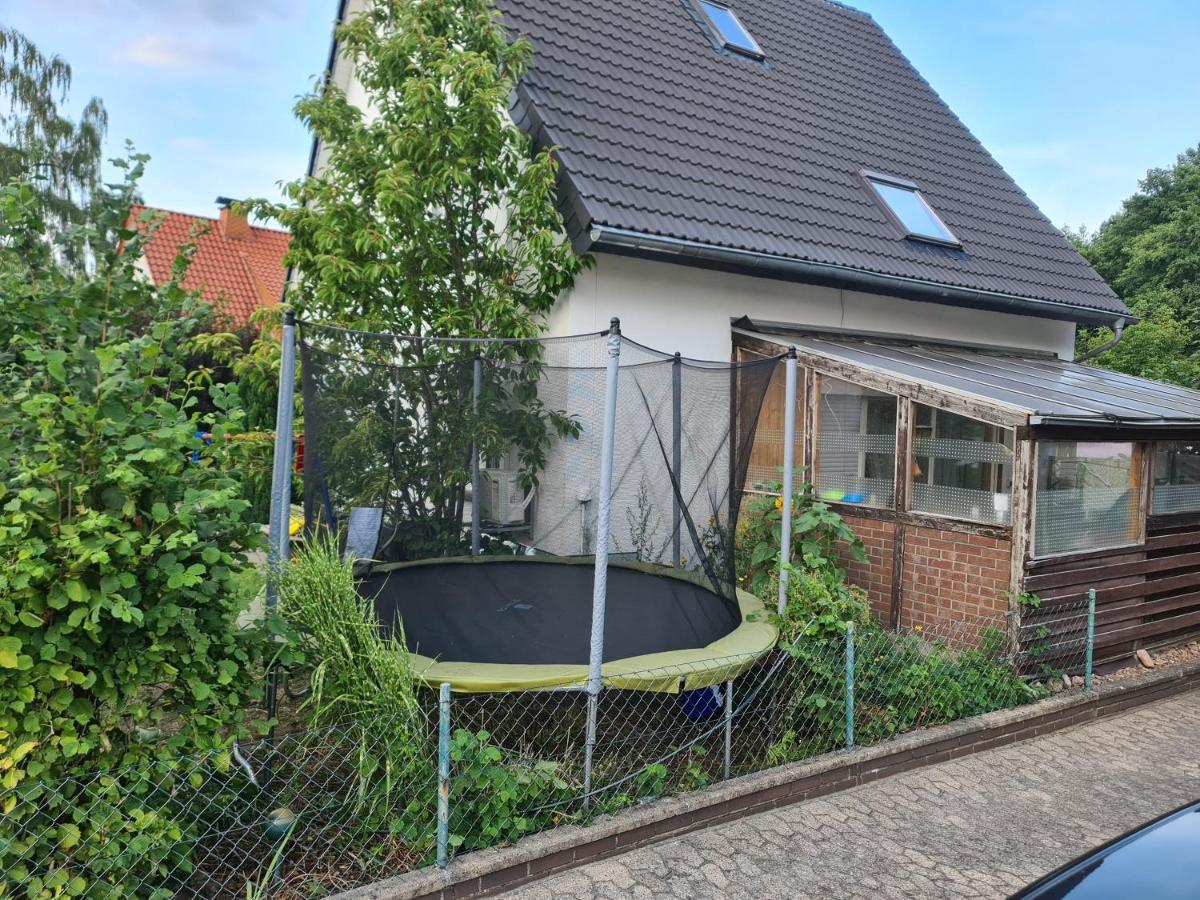 Geraeumiges Ferienhaus In Bad Salzuflen Mit Einfacher Ausstattung, Fuer Geschaeftsreisende, Gruppen Oder Familien Geeignet, 4 Schlafzimmer Экстерьер фото